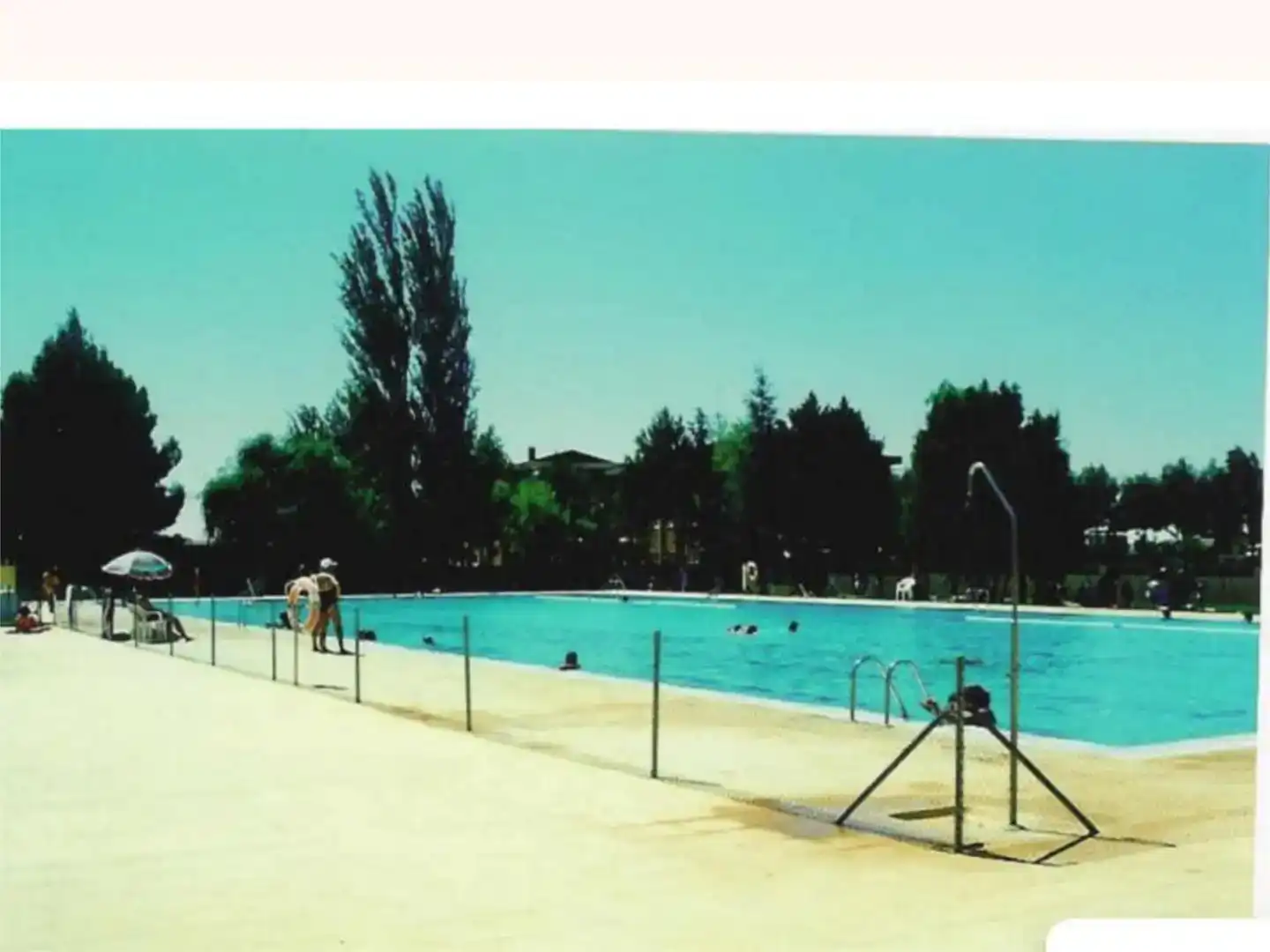 Piscina de Pis en venda en Casas-Ibáñez