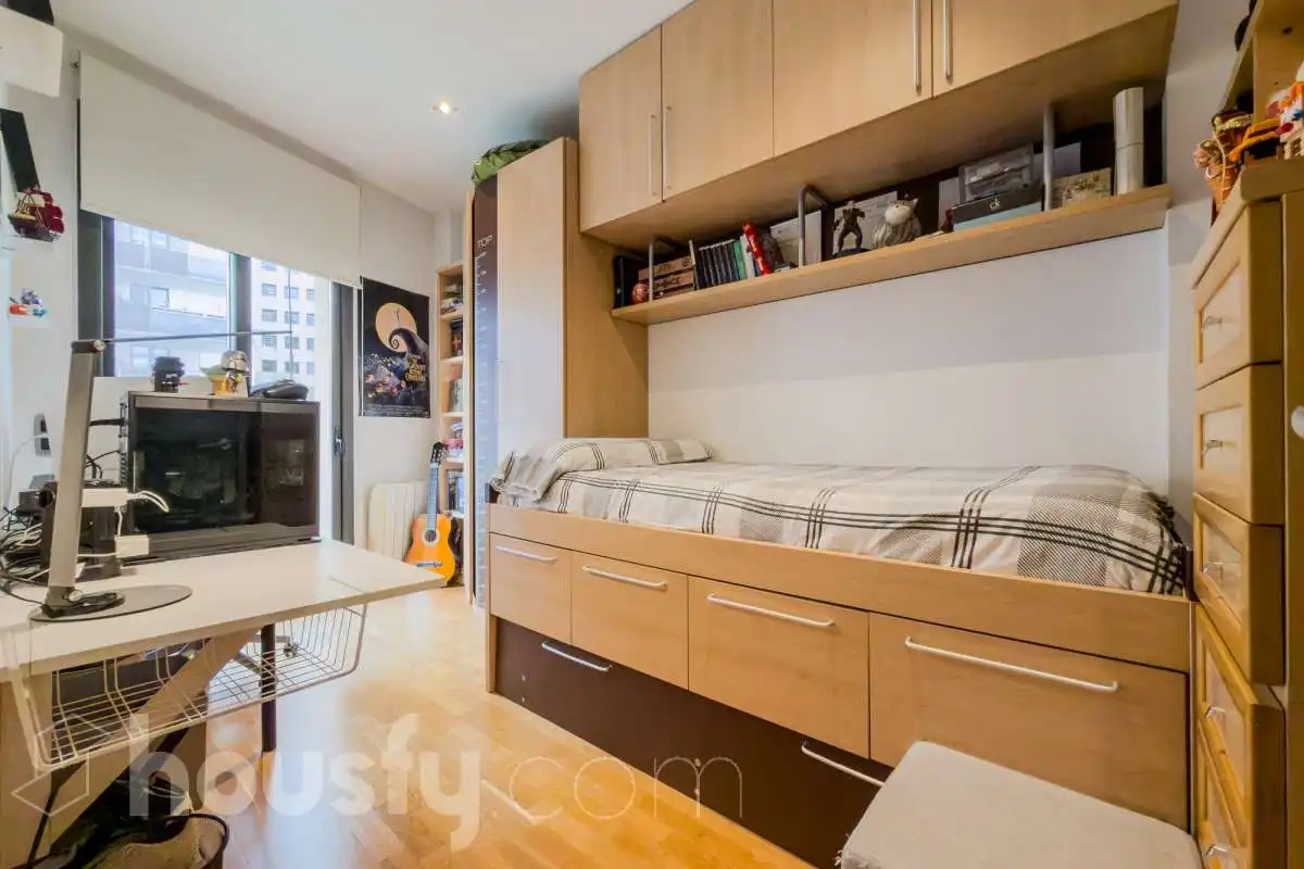 Habitación de Casa o chalet en venta en Barcelona con Aire acondicionado, Calefacción y Jardín privado