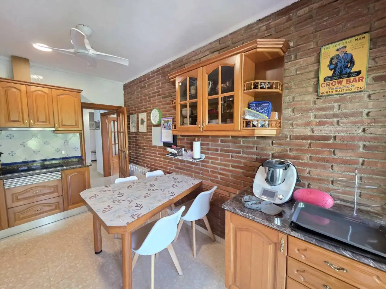 Cocina de Casa o chalet en venta en Montcada i Reixac con Aire acondicionado, Calefacción y Jardín privado