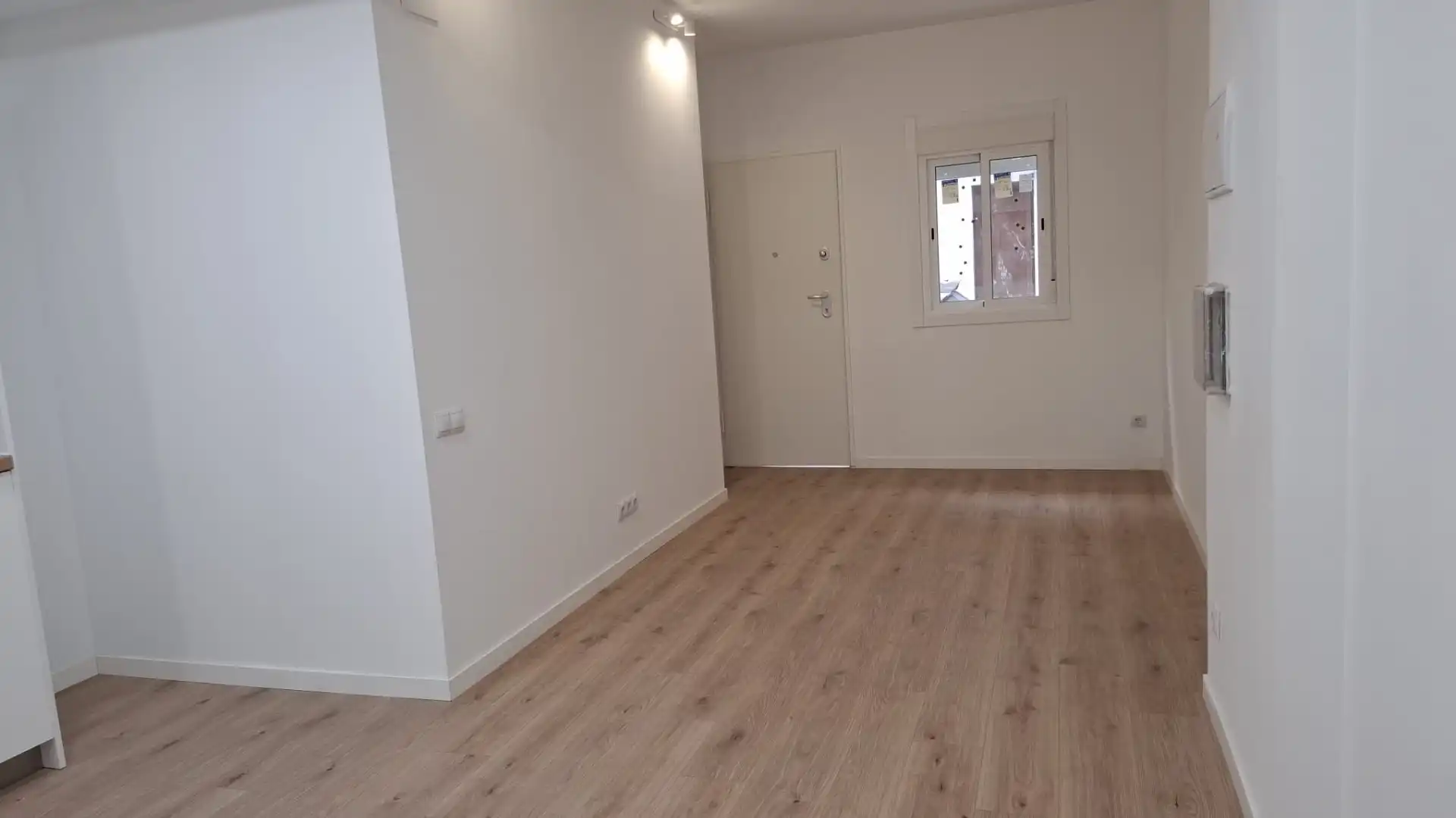 Piso en venta en Barcelona con Parquet, Horno y Alarma