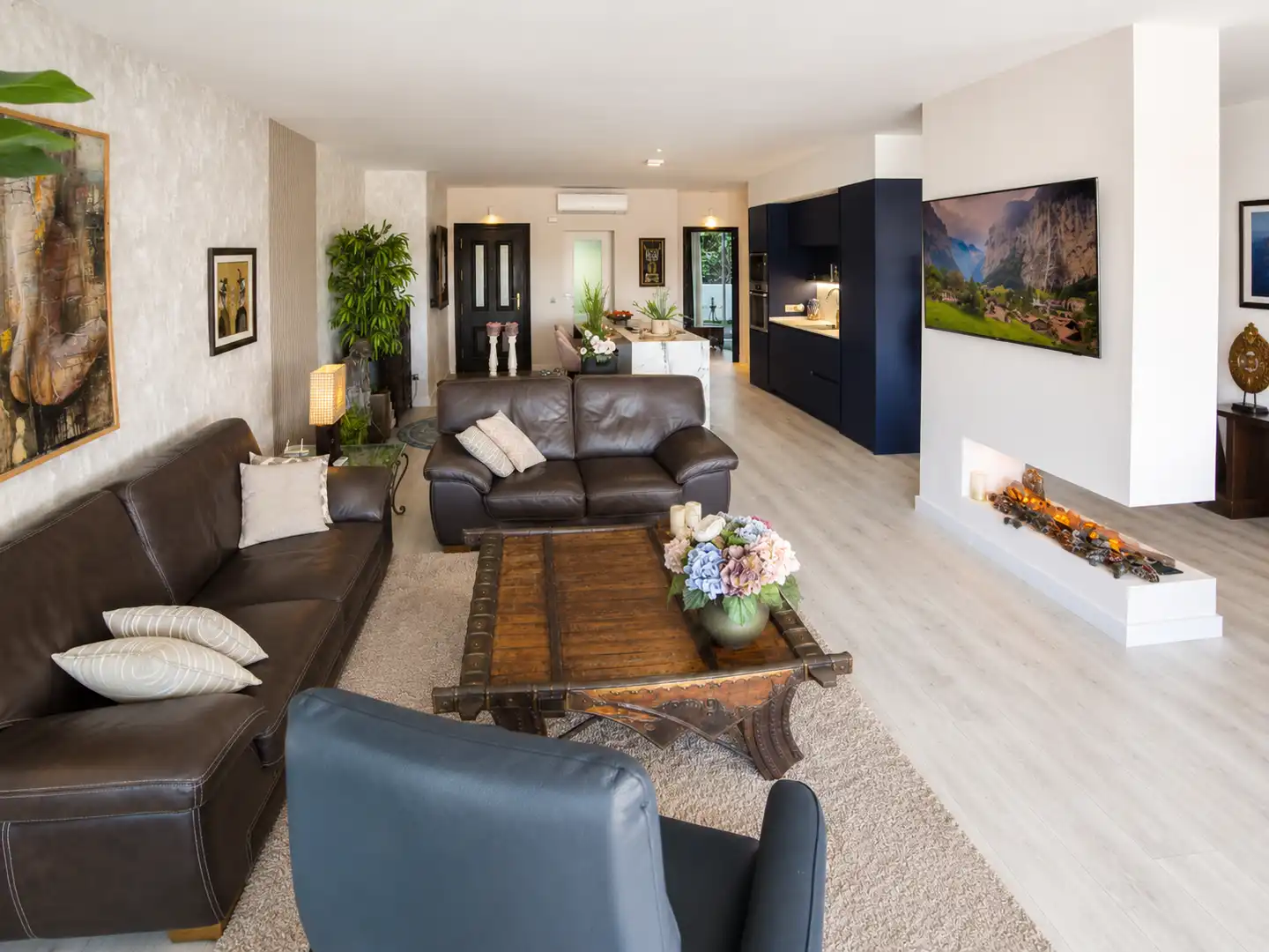 Wohnzimmer von Wohnungen zum Verkauf in Benahavís mit Klimaanlage, Terrasse und Schwimmbad