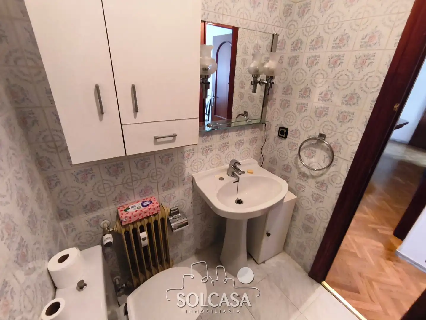 Bathroom of Flat for sale in Valladolid  with Heating, Parquet flooring and Balcony