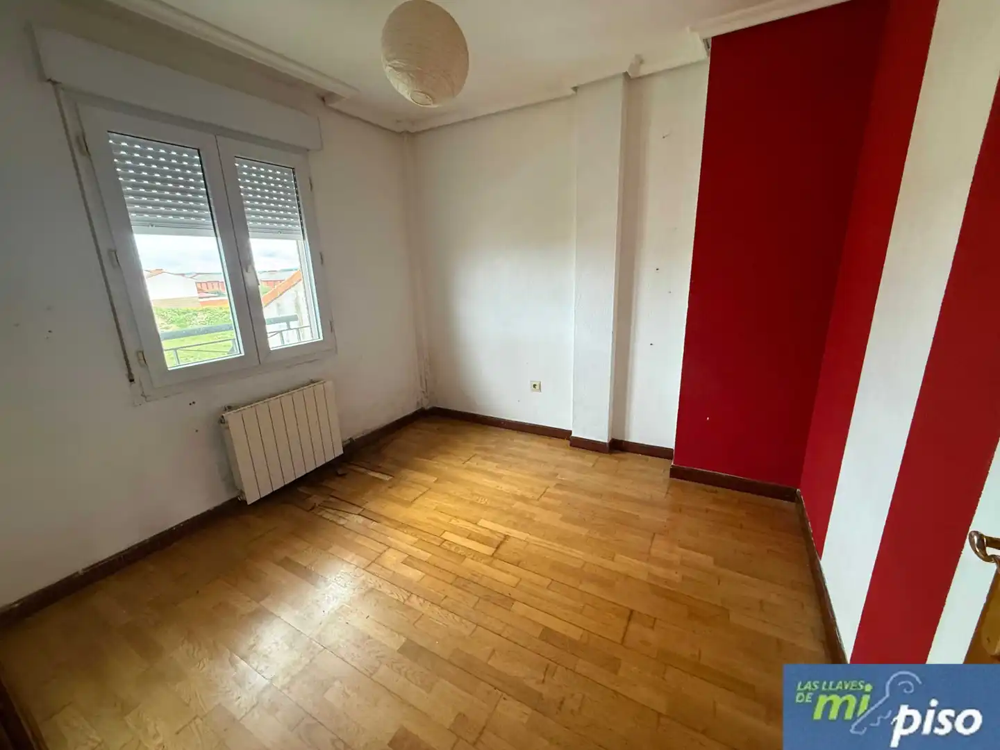 Dormitori de Casa adosada en venda en Cigales amb Calefacció, Jardí privat i Parquet