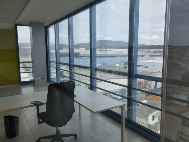 Oficina en Alquiler en Ronda d'Europa, 60, Vilanova i la Geltrú, Spain, 60 en Masia Nova -  Solicrup