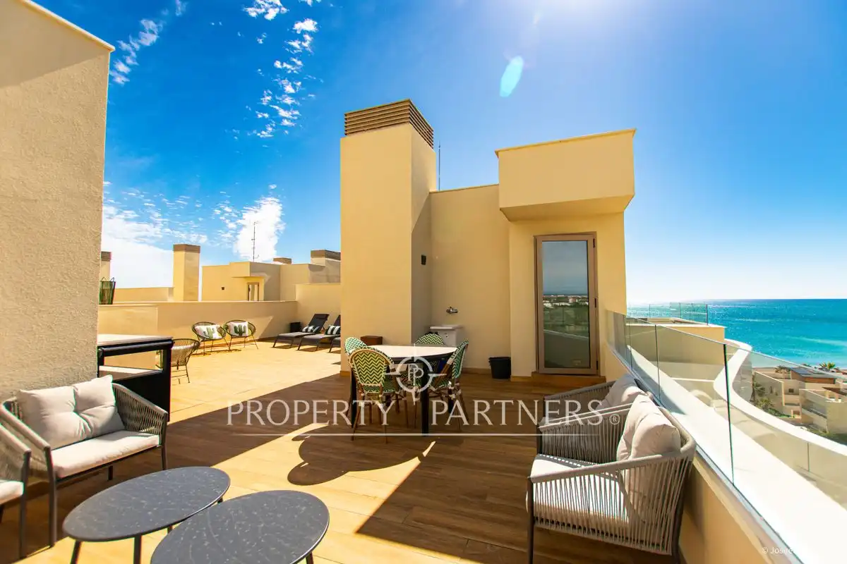 Terraza de Dúplex en venta en El Puig de Santa Maria con Aire acondicionado, Calefacción y Jardín privado