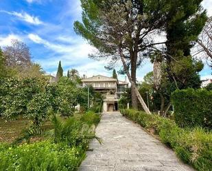 Vista exterior de Casa o xalet en venda en  Córdoba Capital amb Jardí privat, Terrassa i Traster