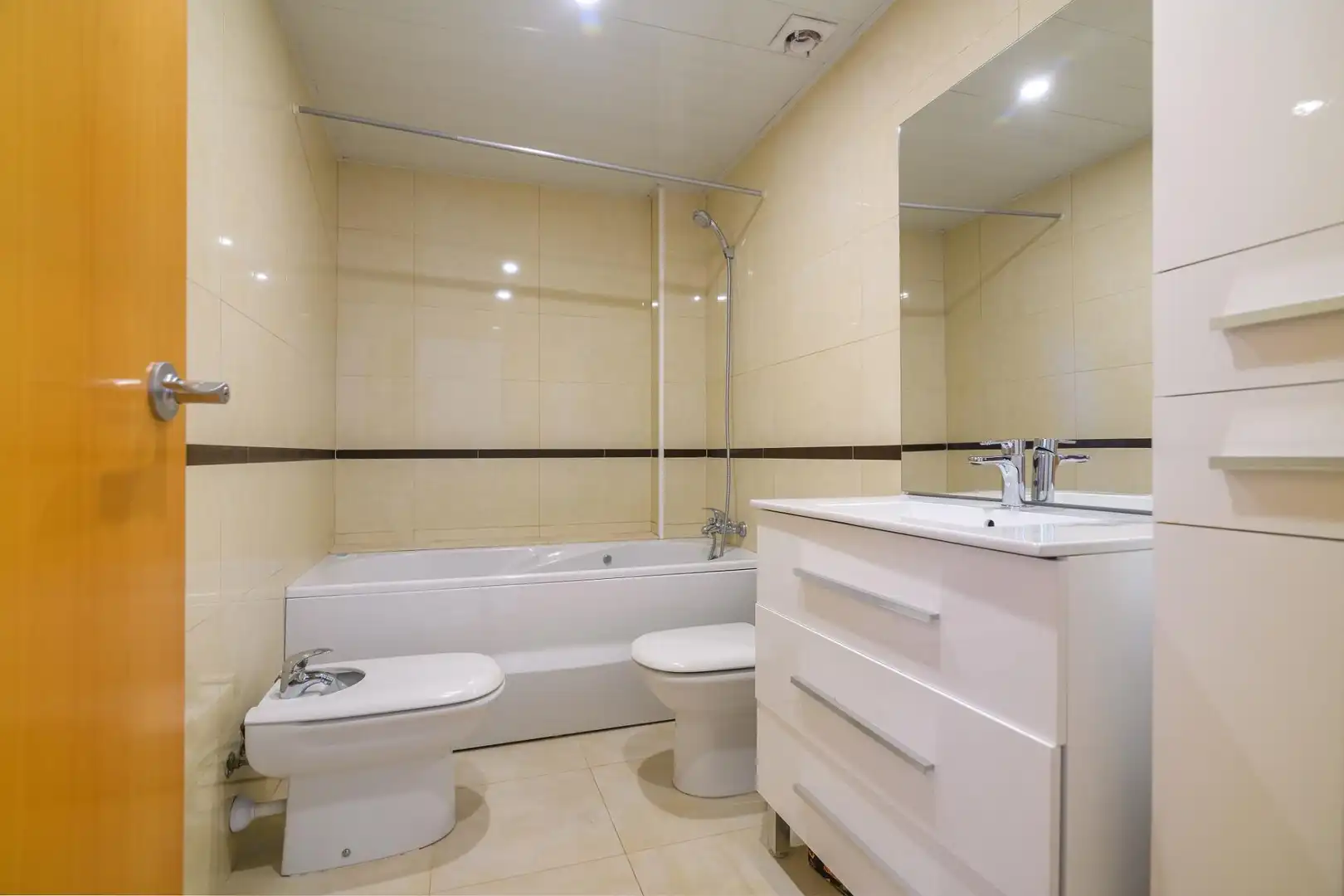 Baño de Piso en venta en Manresa con Calefacción y Balcón
