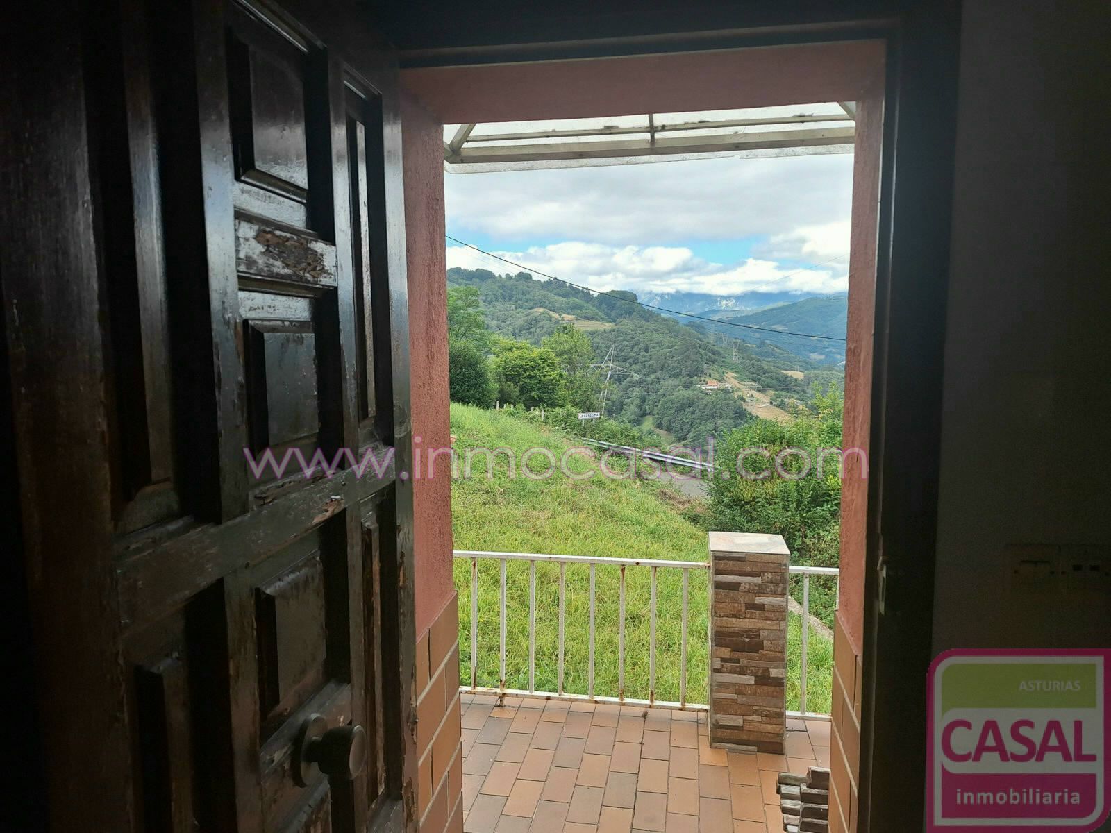 Casa o xalet en venda en Mieres (Asturias) amb Calefacció, Terrassa i Traster