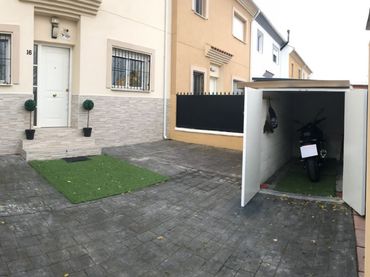 Adossat amb jardí en venda a DOMINGO ZARAZUA LARRABE 16