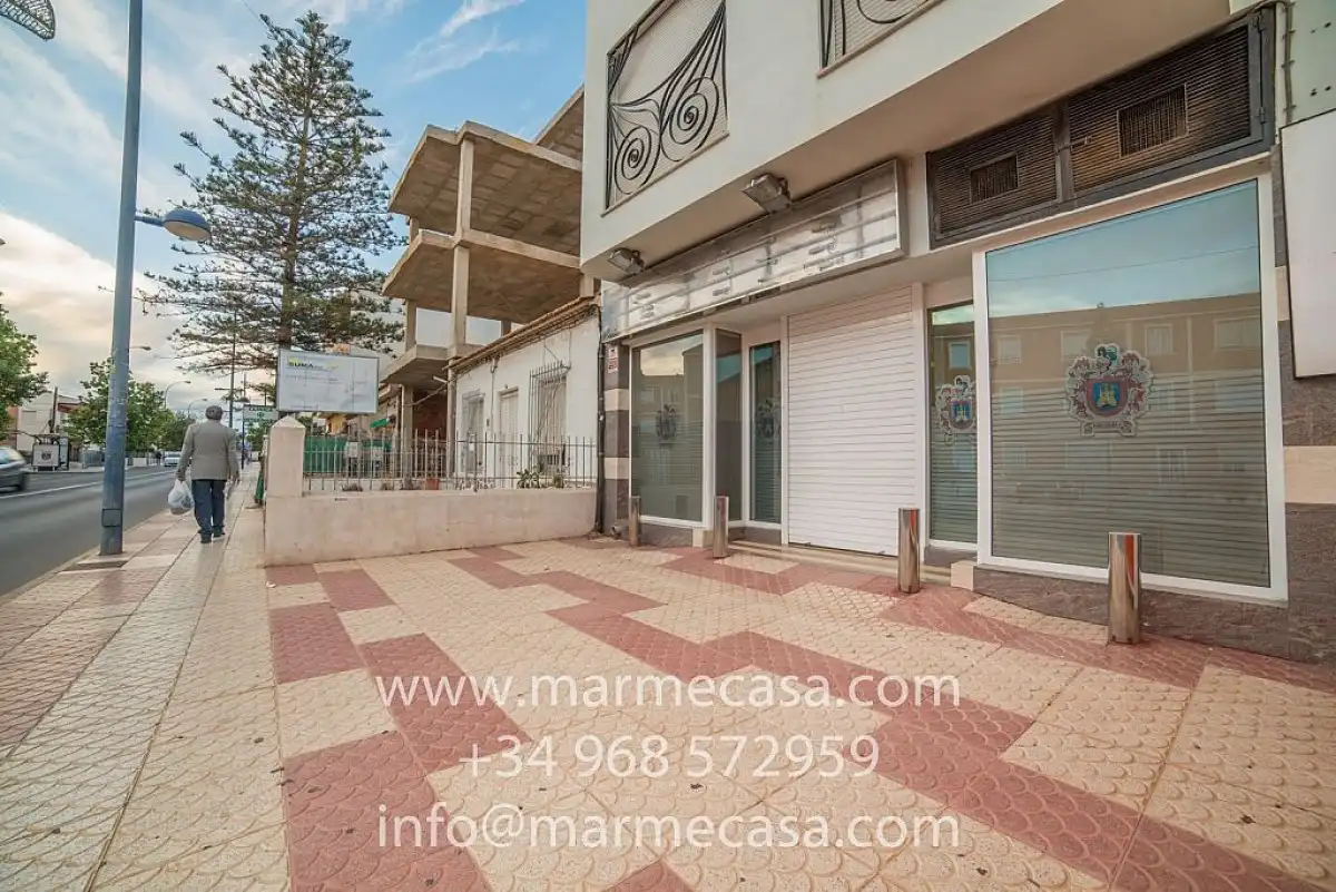 Local comercial de lloguer a mediterraneo