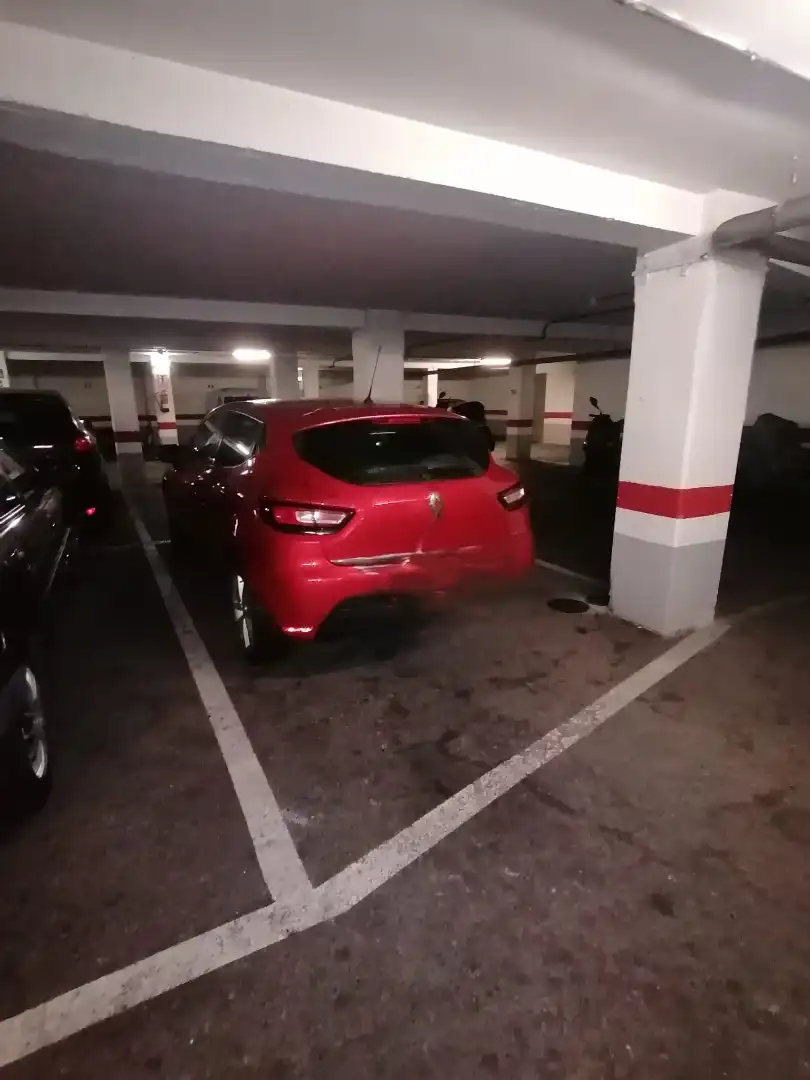 Parking de Piso en venta en Gijón  con Calefacción, Terraza y Trastero