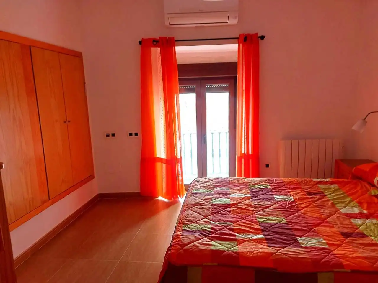 Schlafzimmer von Einfamilien-Reihenhaus zum Verkauf in Barruecopardo mit Balkon