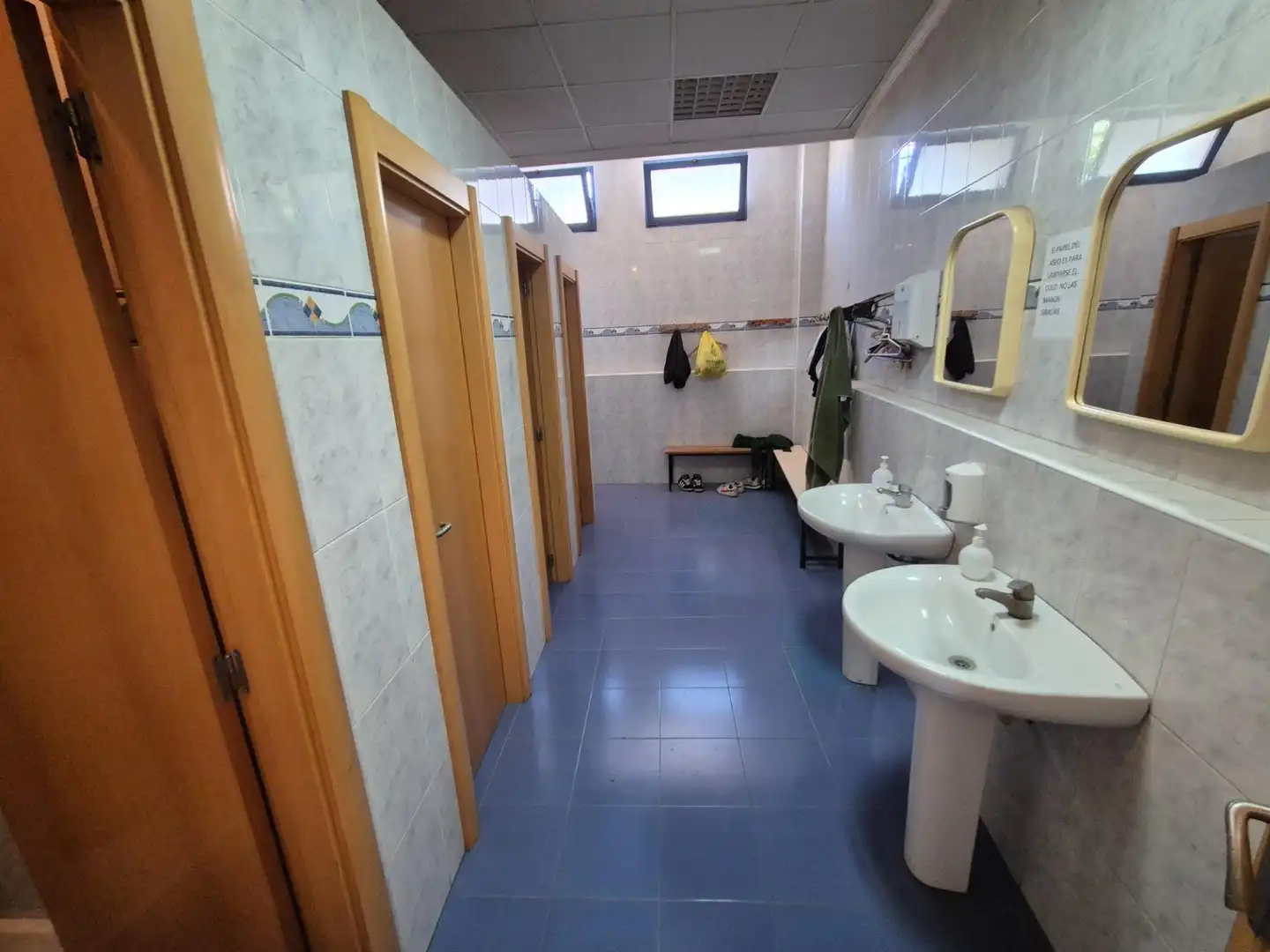 Badezimmer von Fabrikhallen zur Miete in Elda