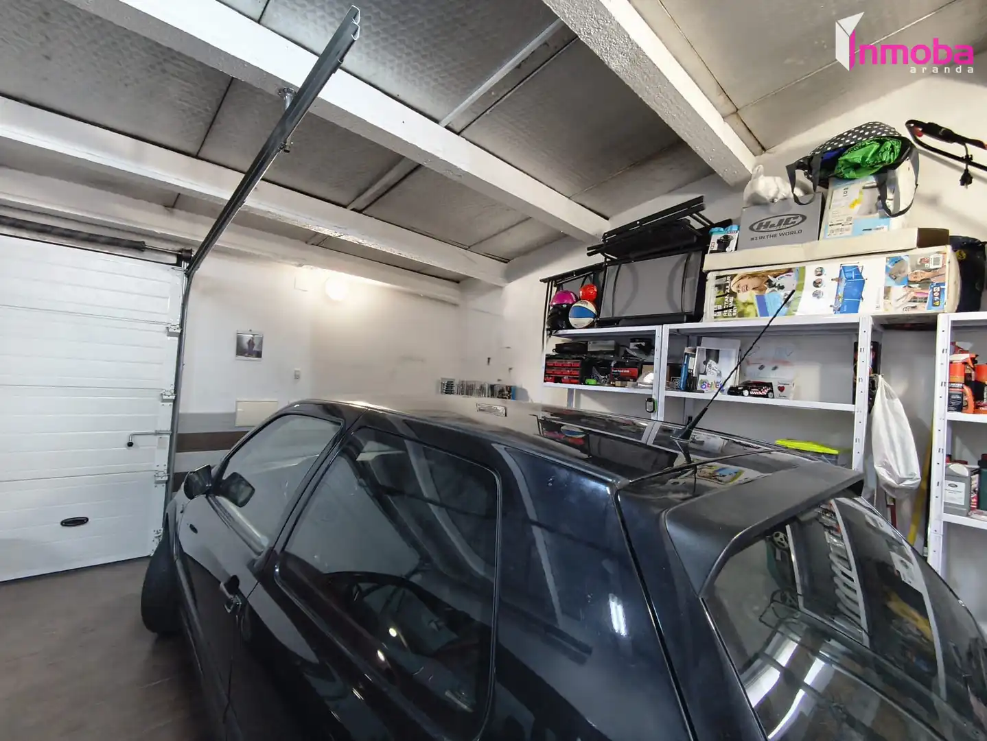 Parking de Casa adosada en venta en Aranda de Duero con Calefacción y Jardín privado