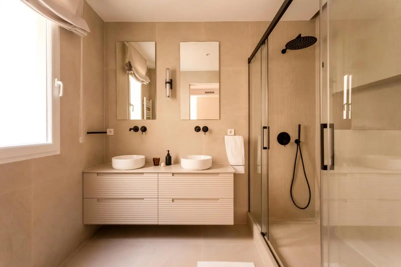 Badezimmer von Wohnungen zur Miete in Barrio de Salamanca