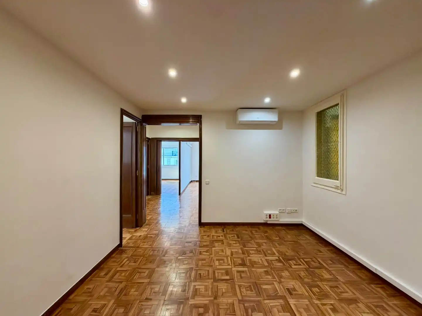 Office space with lift to rent in Carrer de Balmes 181, imagen 12