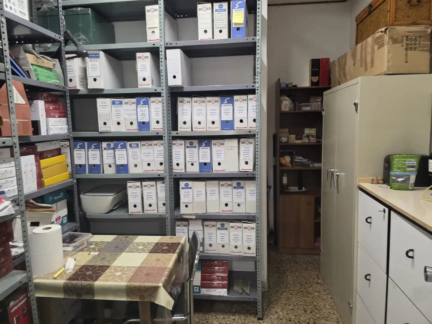 Büro zur Miete in Esplugues de Llobregat mit Klimaanlage, Heizung und Möbliert