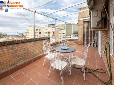 Penthouse with lift for sale in Camino DE RONDA