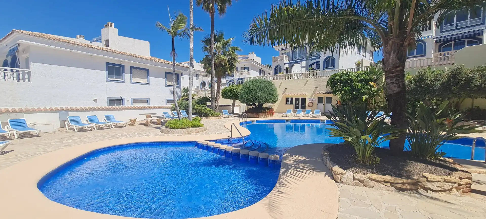 Piscina de Apartament en venda en Calpe / Calp amb Aire condicionat, Calefacció i Terrassa