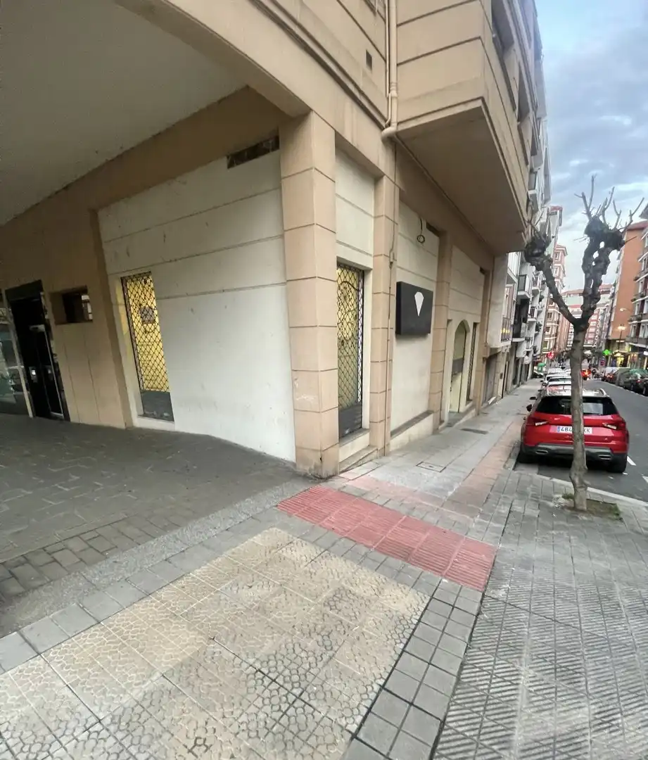 Vista exterior de Local de alquiler en Portugalete