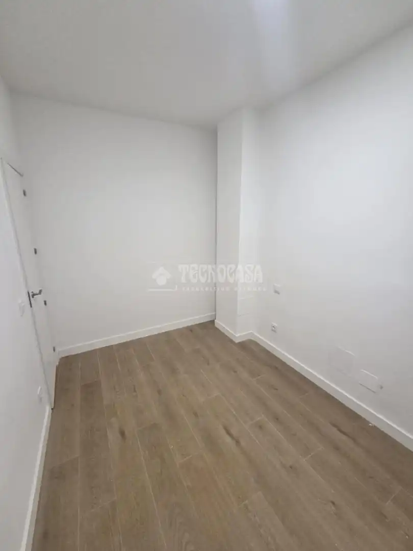 Habitación de Piso en venta en Madrid con Calefacción