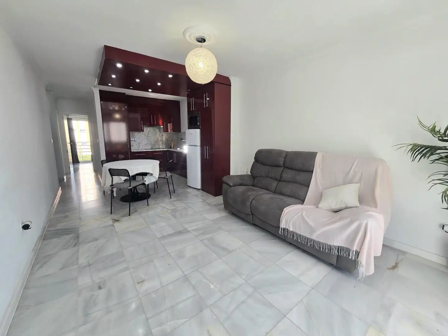 Sala de estar de Piso en venta en Torremolinos con Terraza, Trastero y Amueblado
