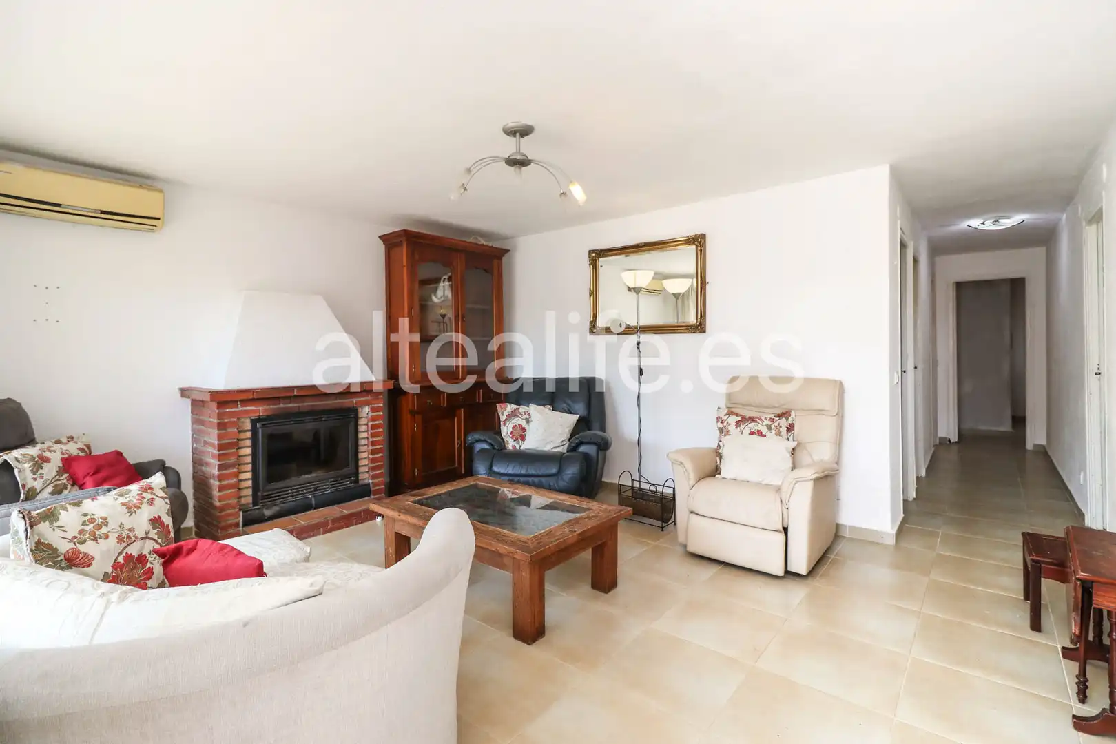 Sala de estar de Casa o chalet en venta en La Nucia con Aire acondicionado, Jardín privado y Terraza