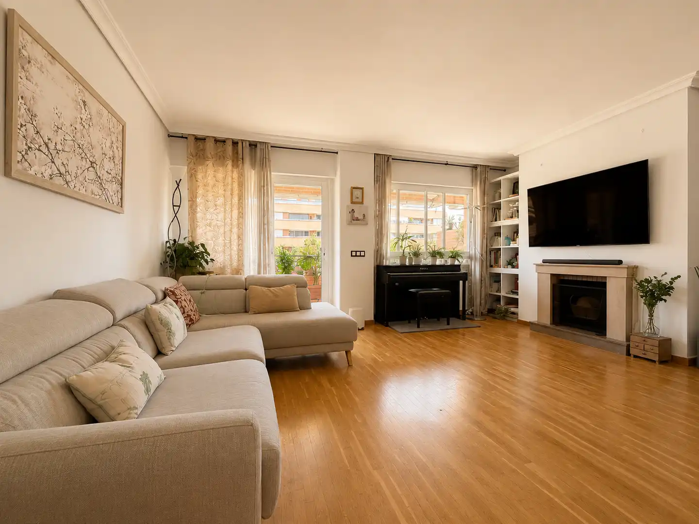Living room of Flat for sale in Pozuelo de Alarcón  with Air Conditioner, Heating and Storage room