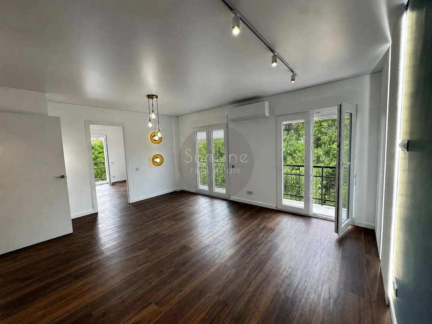 Appartamento con terrazza in vendita a Carrer dels Lleons