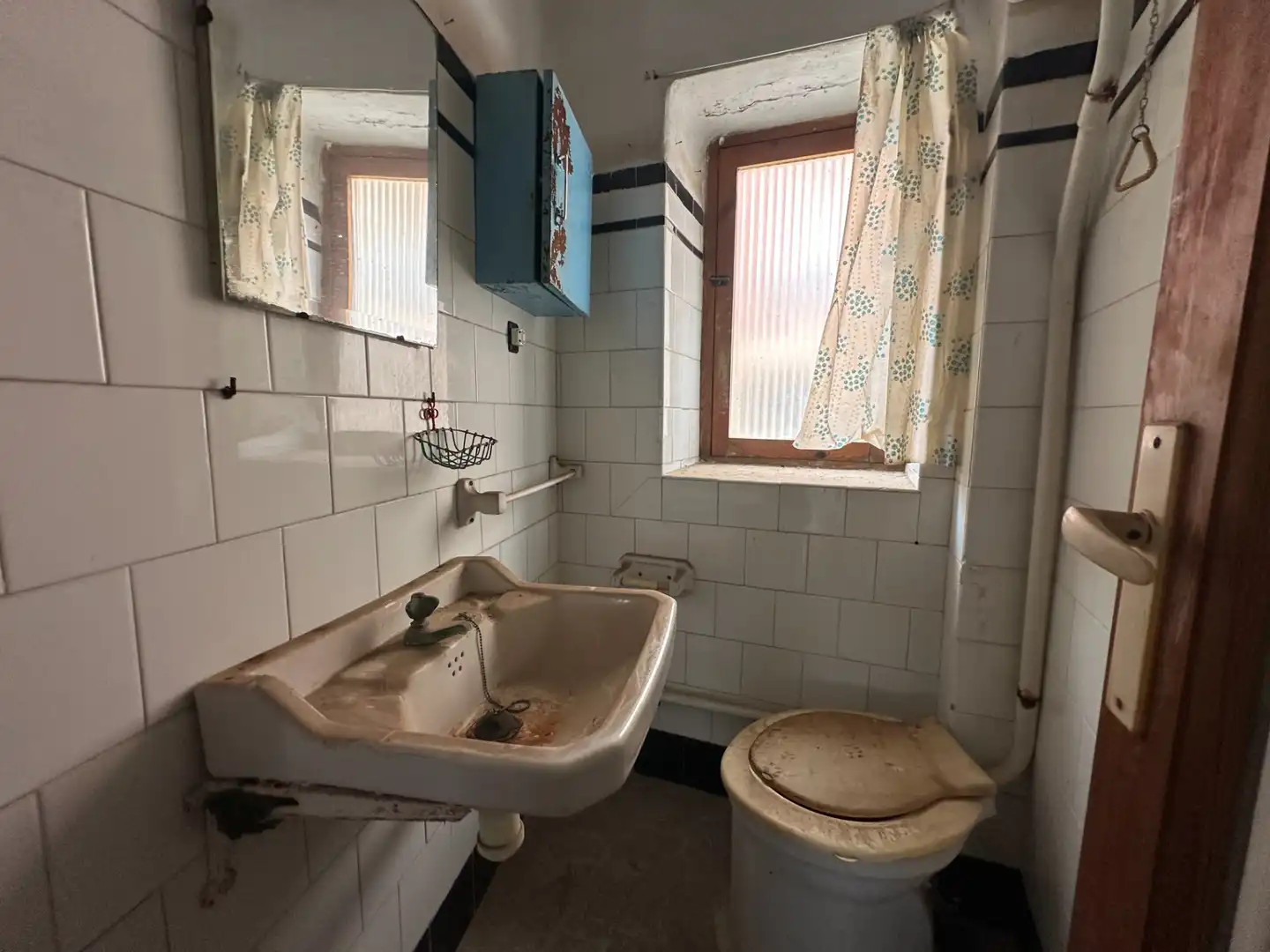 Bathroom of Detached homes for sale in L'Alcora  with Terrace and Storage room
