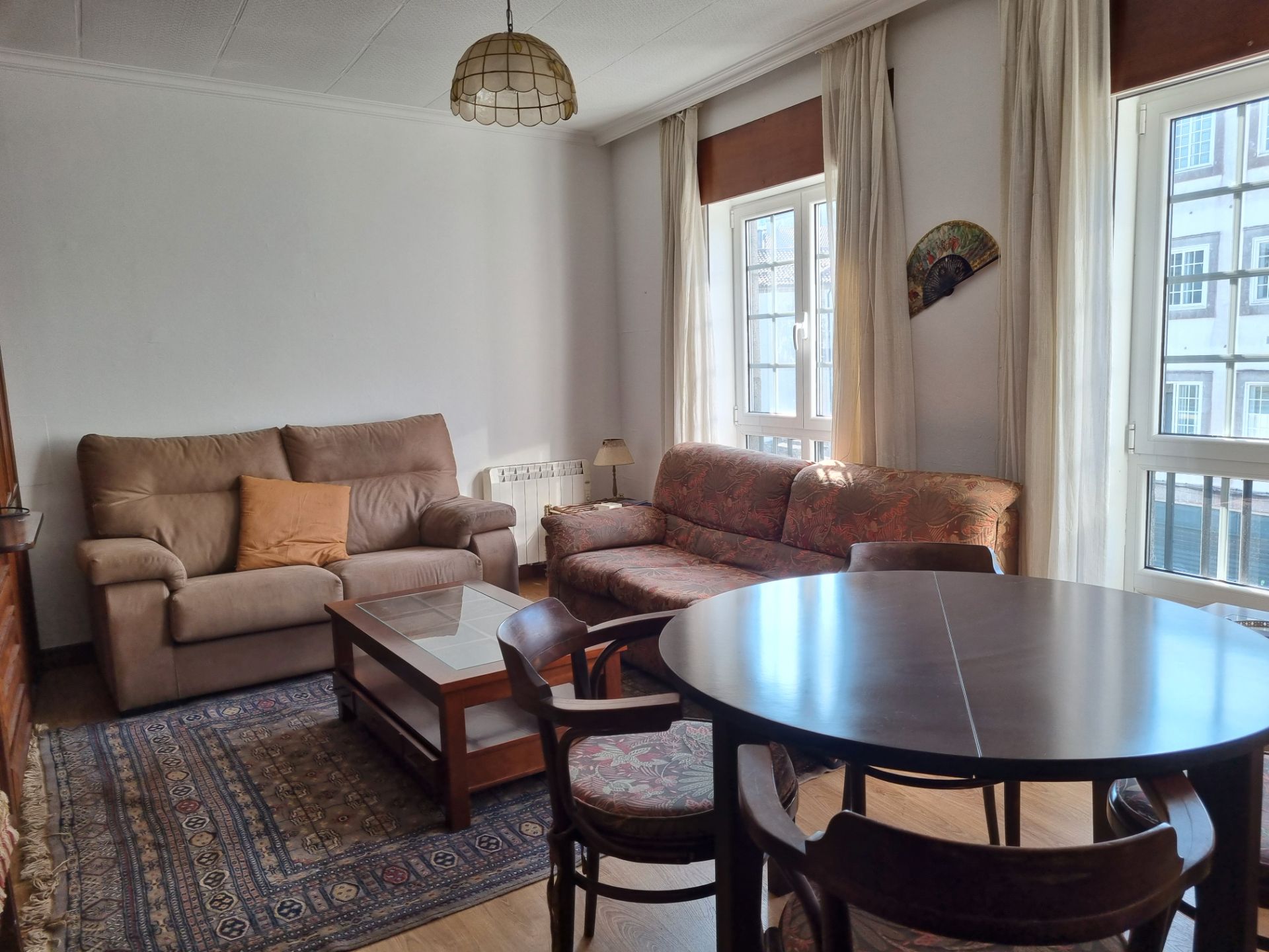 Sala d'estar de Pis de lloguer en Santiago de Compostela  amb Calefacció i Moblat