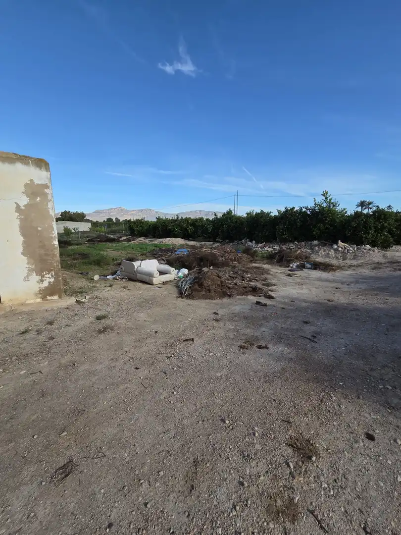 Terreno industrial en venta en Albatera