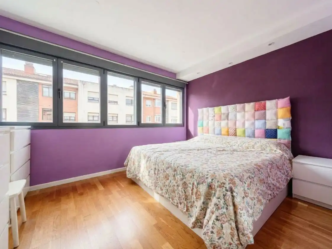 Dormitori de Casa o xalet en venda en Usera
