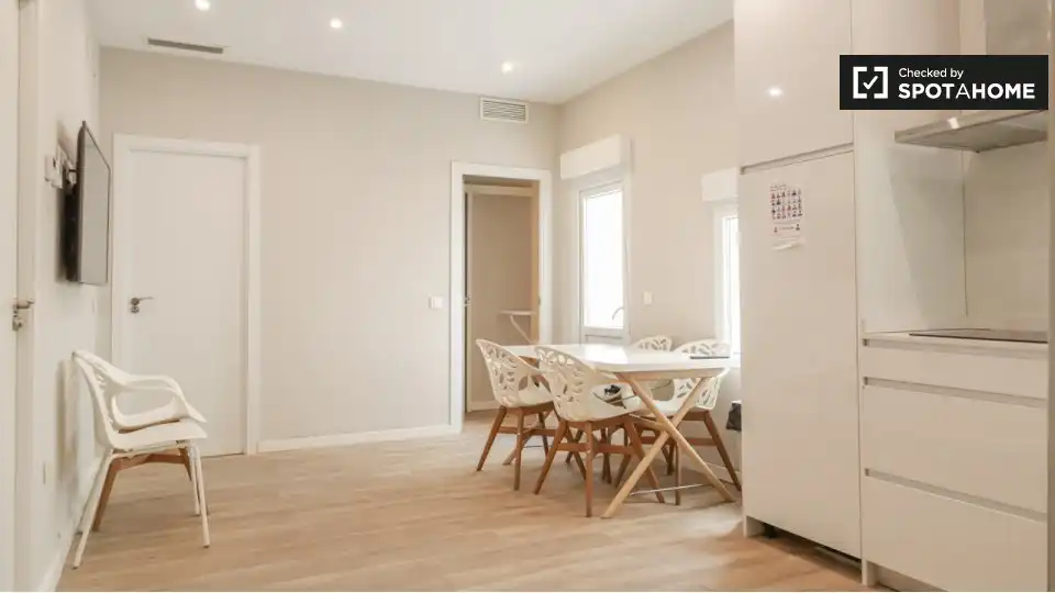 Comedor de Piso para compartir en Centro