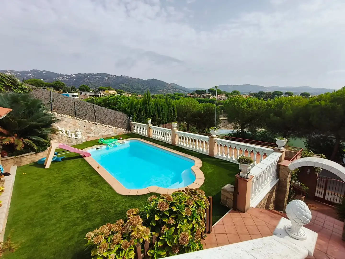Piscina de Casa o xalet en venda en Calella amb Calefacció, Jardí privat i Terrassa