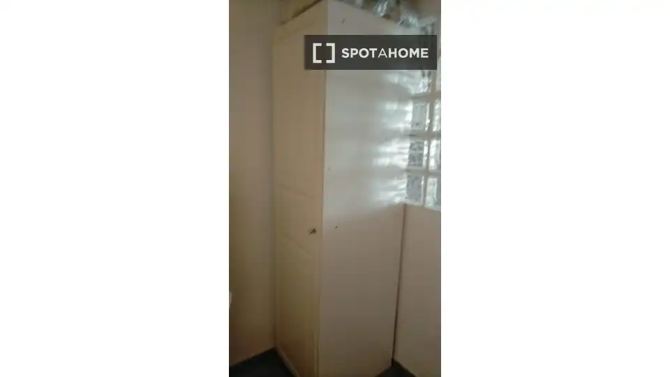 Bedroom of Flat for share in Godella  with Air Conditioner, Heating and Furnished
