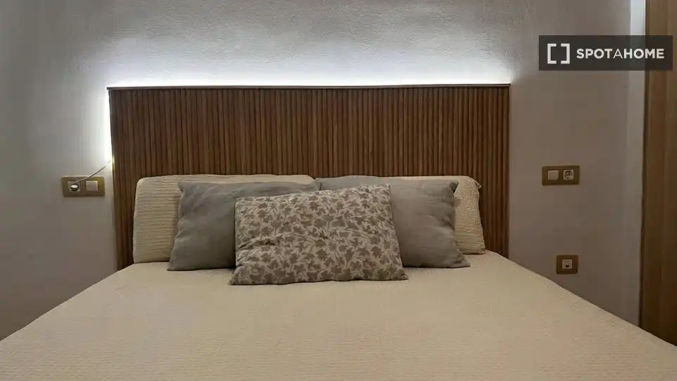 Bedroom of Flat for share in Centro