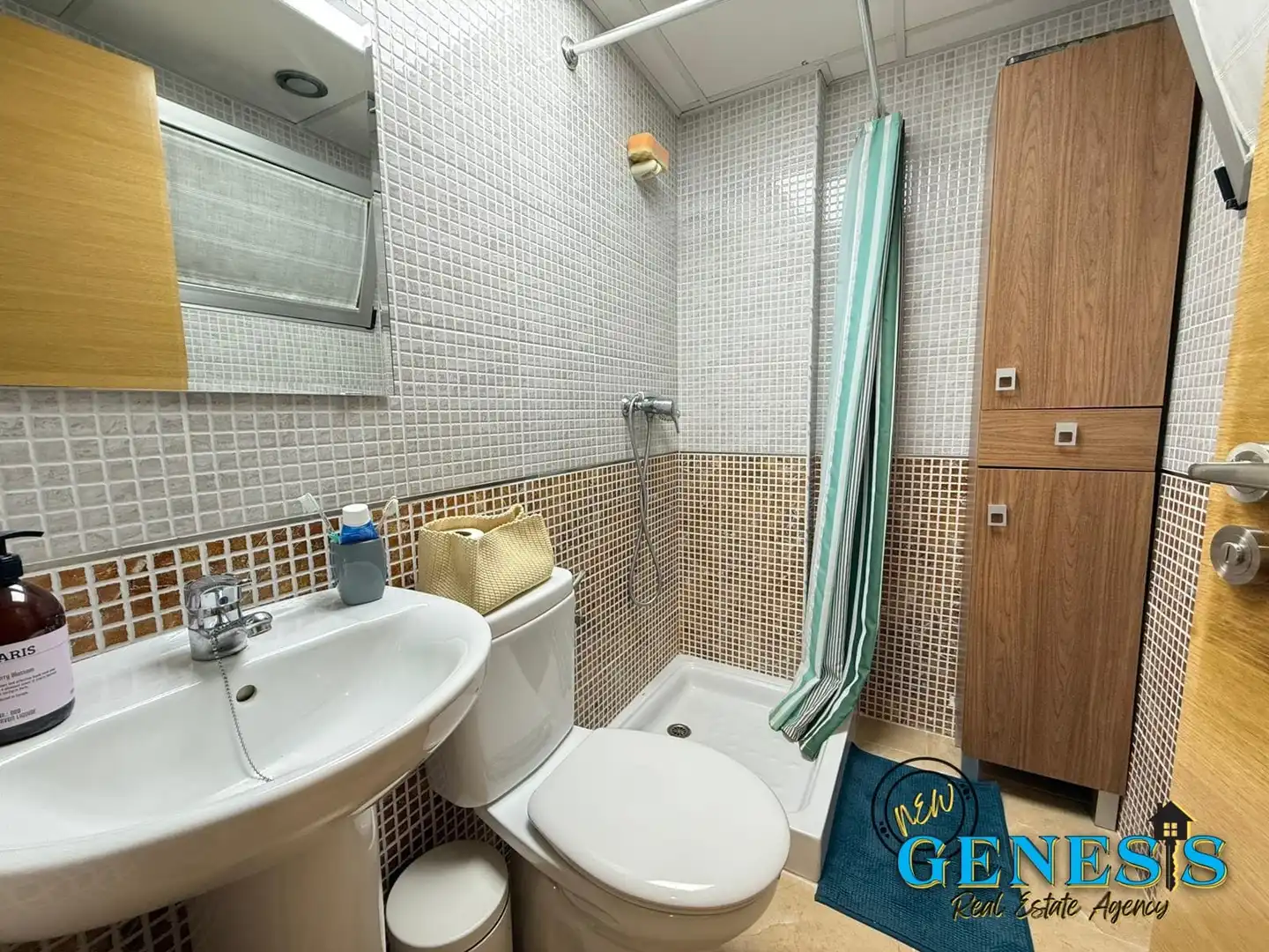 Badezimmer von Wohnungen zum Verkauf in Torrevieja mit Klimaanlage, Abstellraum und Möbliert