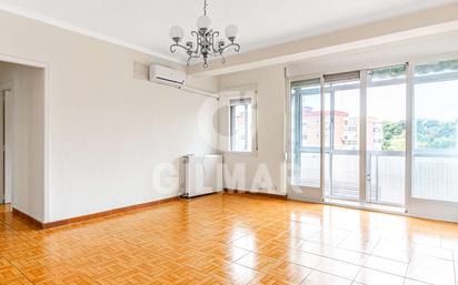 Living room of Flat for sale in  Madrid Capital  with Air Conditioner, Heating and Terrace