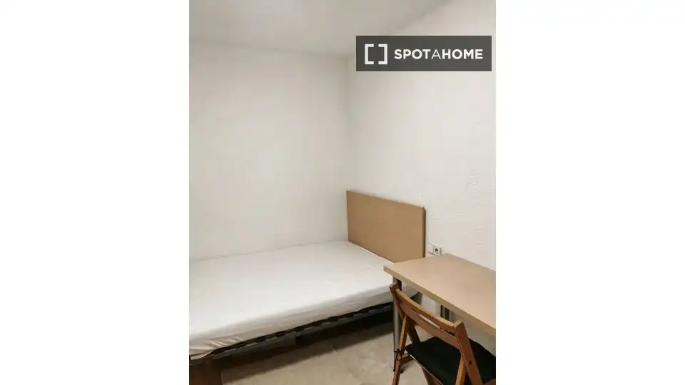 Schlafzimmer von Wohnung zur Miete in L'Hospitalet de Llobregat mit Klimaanlage, Heizung und Möbliert