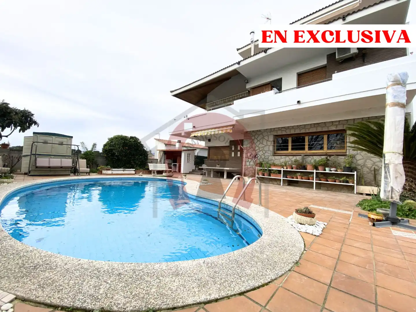 Vista exterior de Casa o chalet en venta en Palau-solità i Plegamans con Terraza, Trastero y Piscina