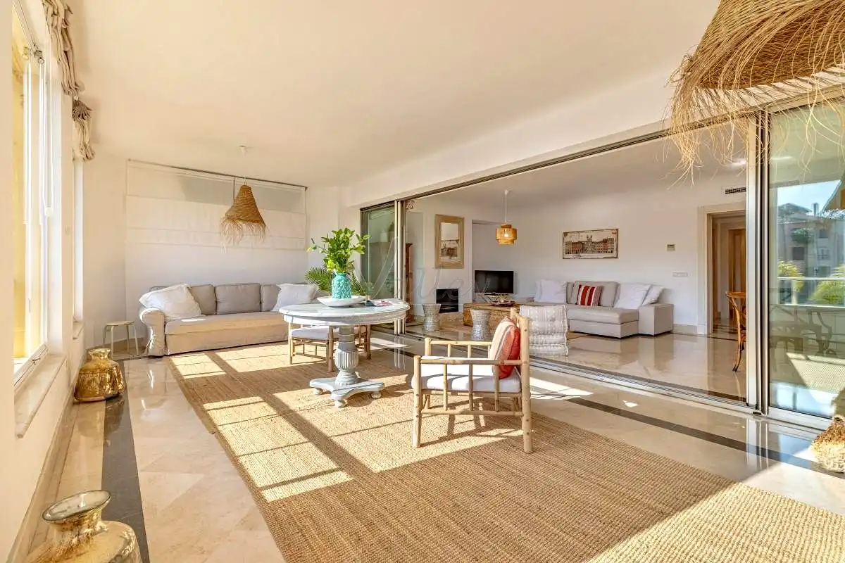 Living room of Flat for rent in Sotogrande  with Air Conditioner, Terrace and Furnished