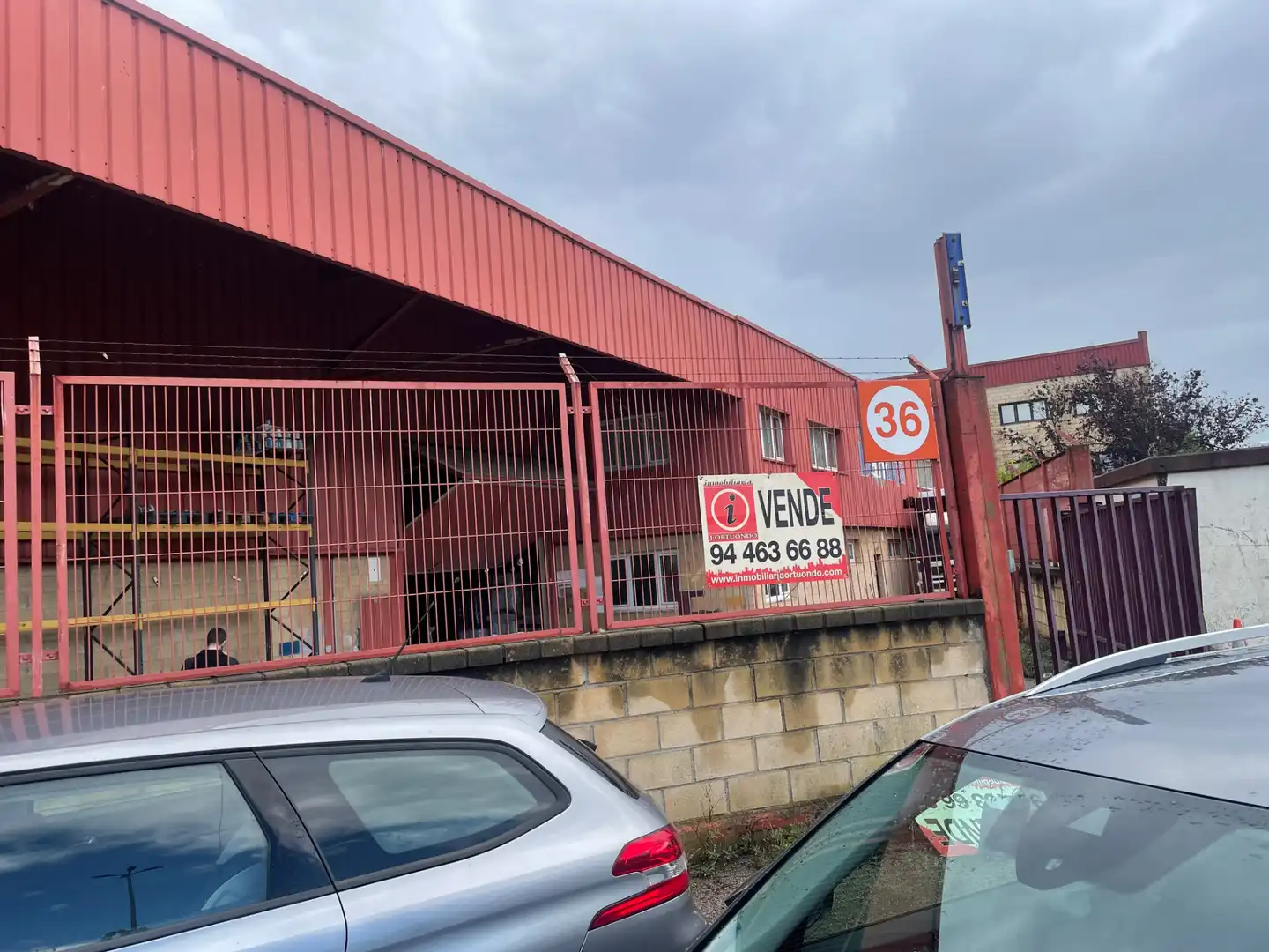 Nave industrielle à vendre à Lugar 10F