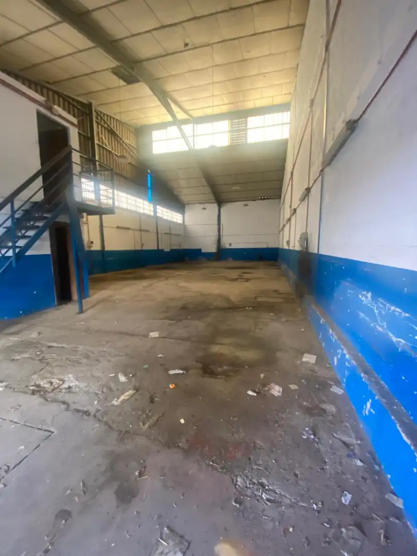 Nau industrial en venda en Córdoba