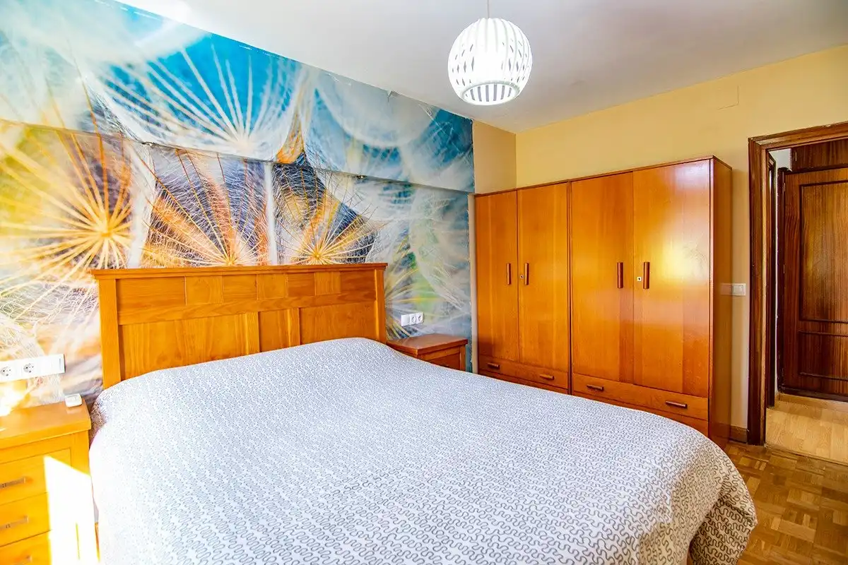 Bedroom of Flat for rent in Madrid  with Air Conditioner, Heating and Parquet flooring