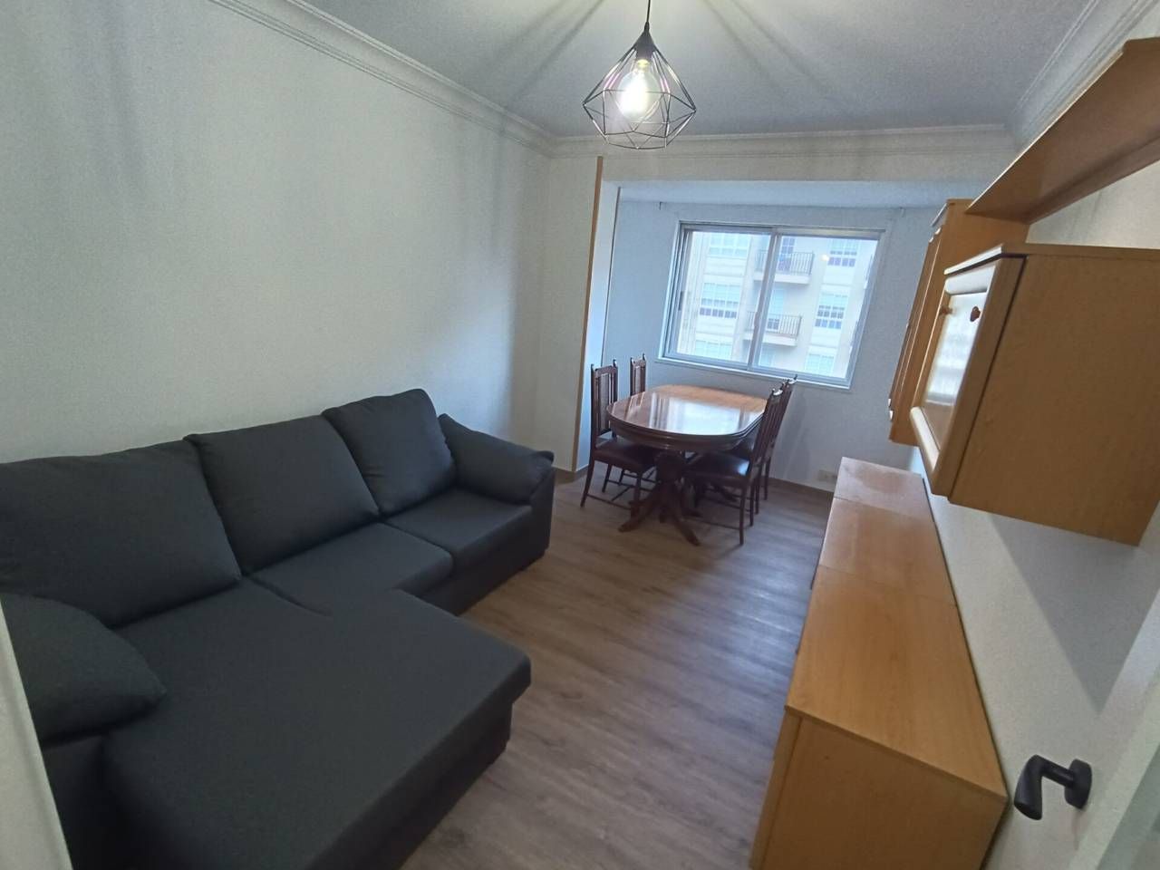 Sala d'estar de Pis en venda en Ames amb Moblat