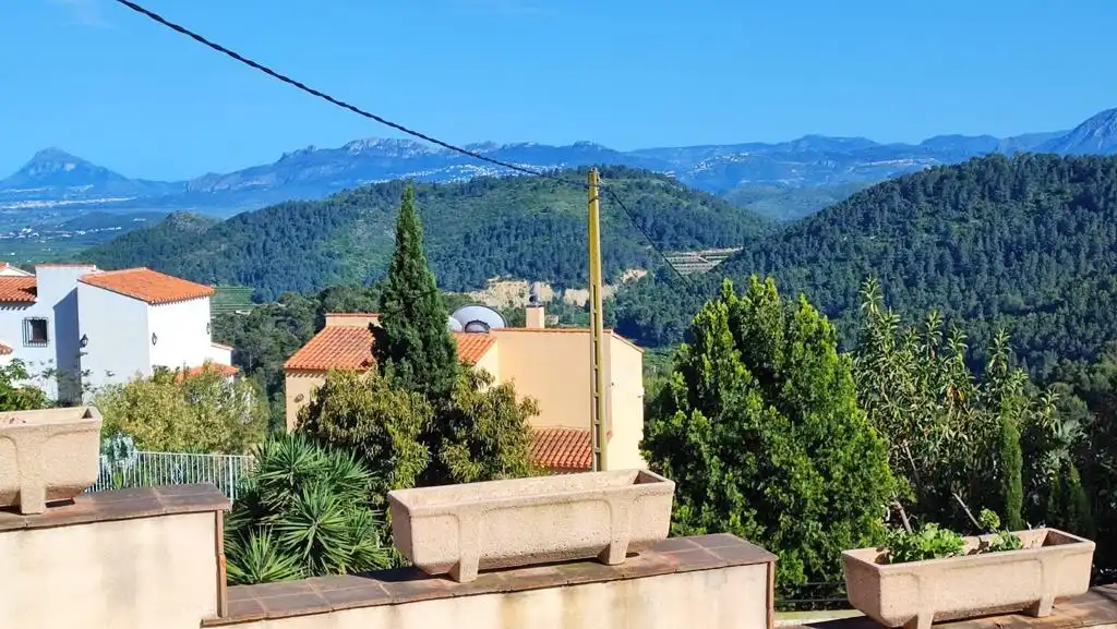 Vista exterior de Casa o chalet en venta en Oliva con Jardín privado, Terraza y Amueblado