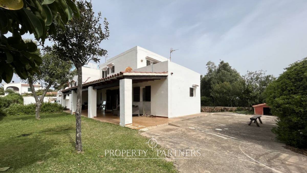 Vista exterior de Casa o xalet en venda en Ciutadella de Menorca amb Jardí privat i Terrassa