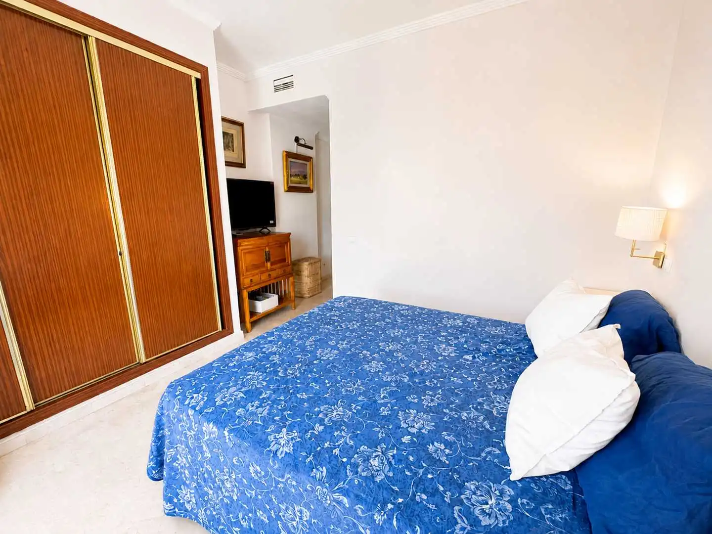 Habitación de Dúplex en venta en Manilva con Aire acondicionado, Calefacción y Terraza