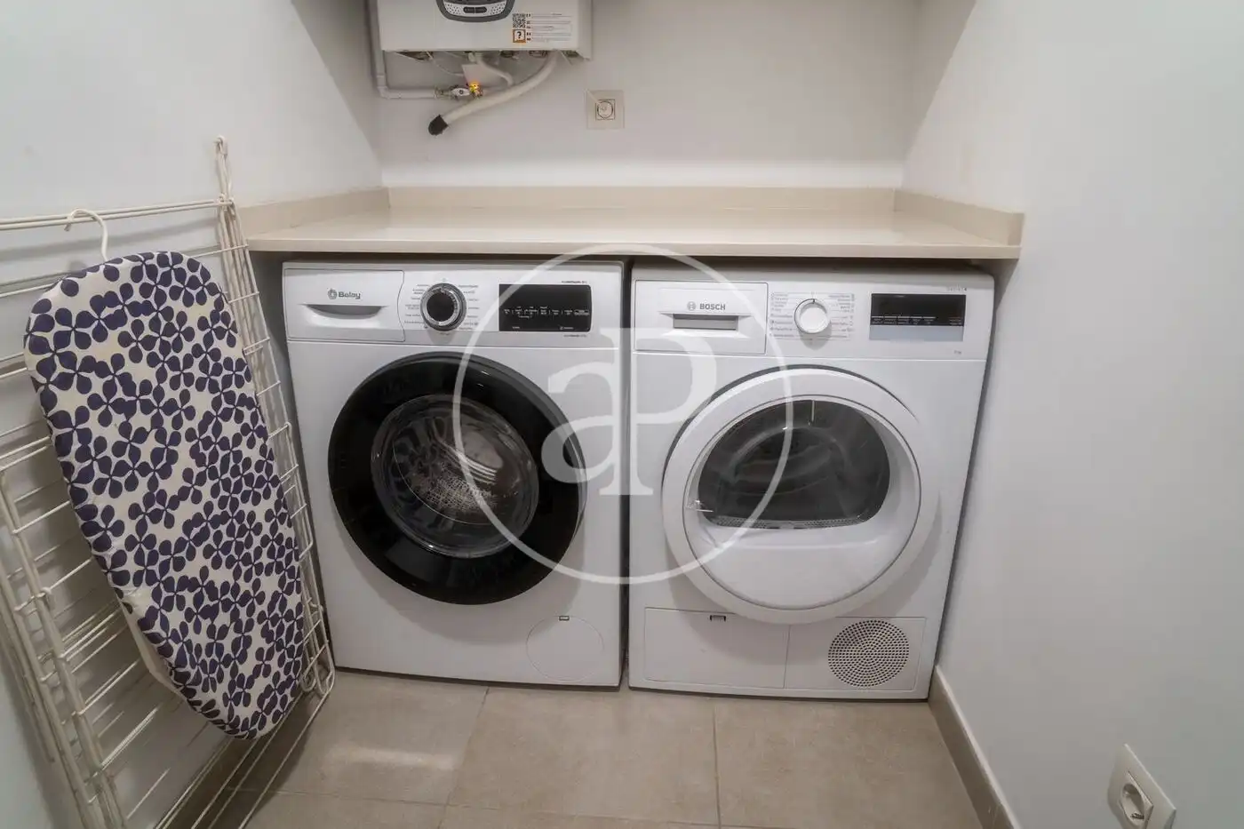 Bathroom of Flat for rent in Valencia  with Air Conditioner, Heating and Private garden